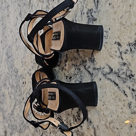 VIA SPIGA for NEIMAN MARCUS heels - Picture 4 of 7